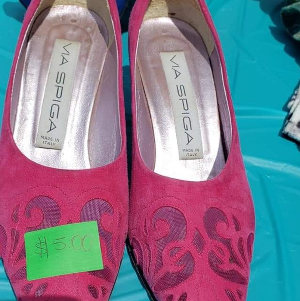 Woman Shoes - Picture 3 of 3